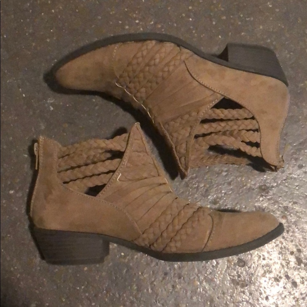 🚫 SOLD 🚫 Altar’d State Booties
